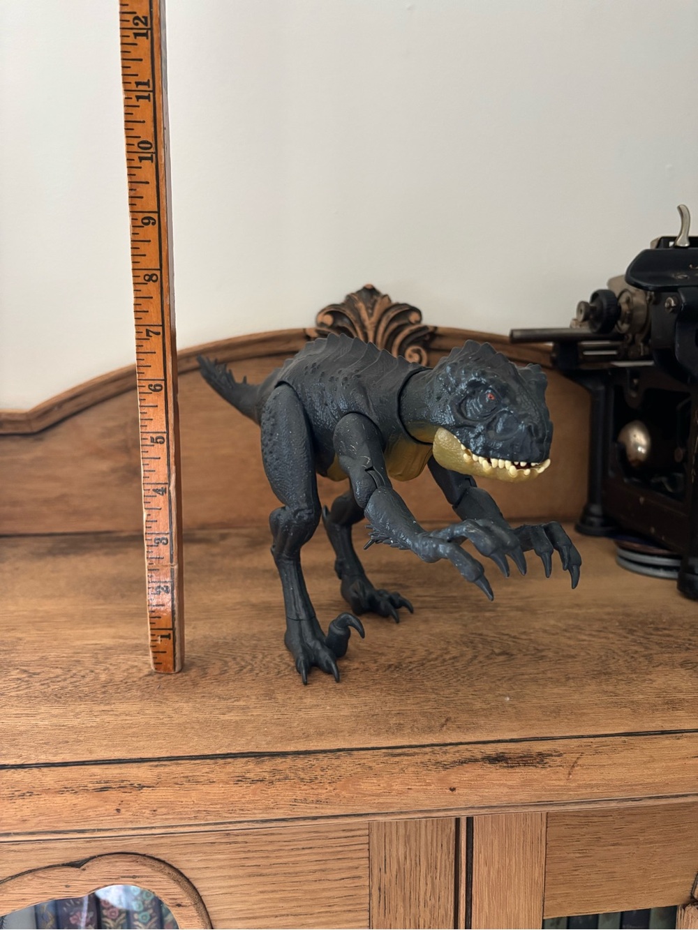 Jurassic World Slash 'N Battle Scorpios Rex